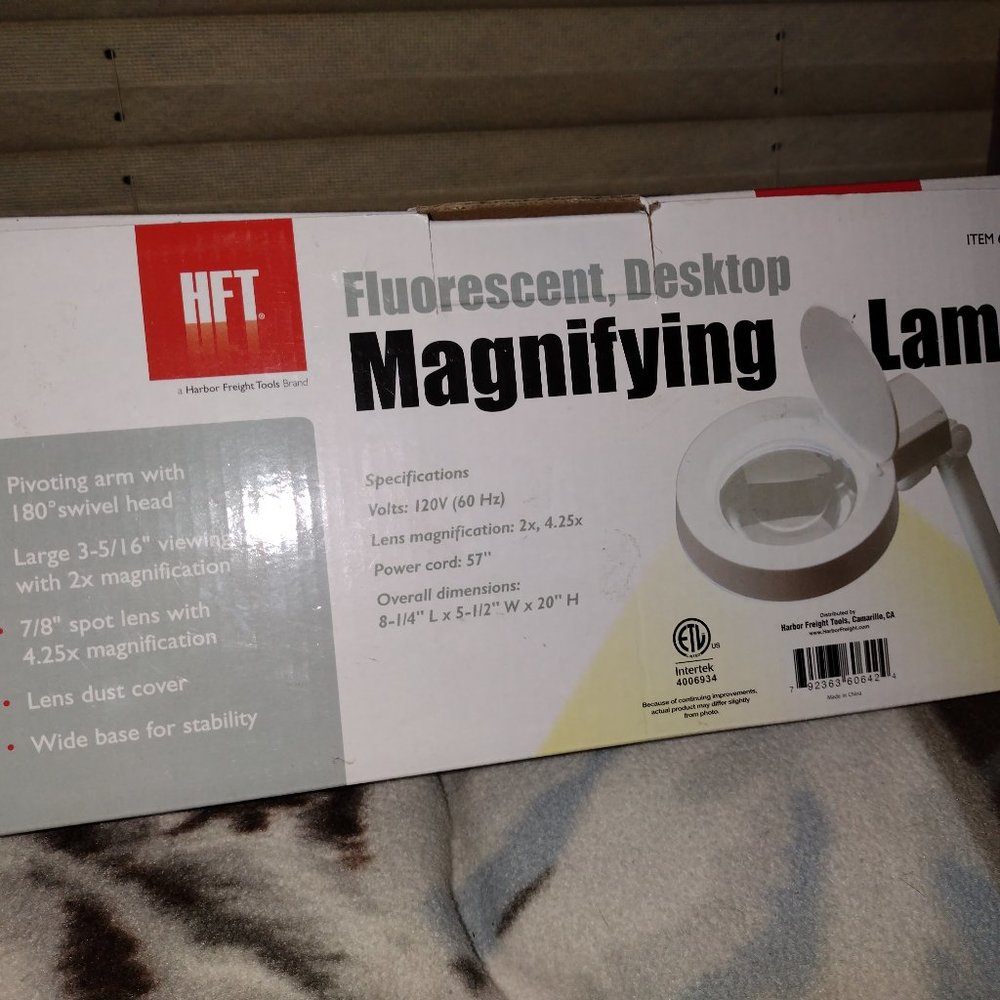 Magnifying lamp